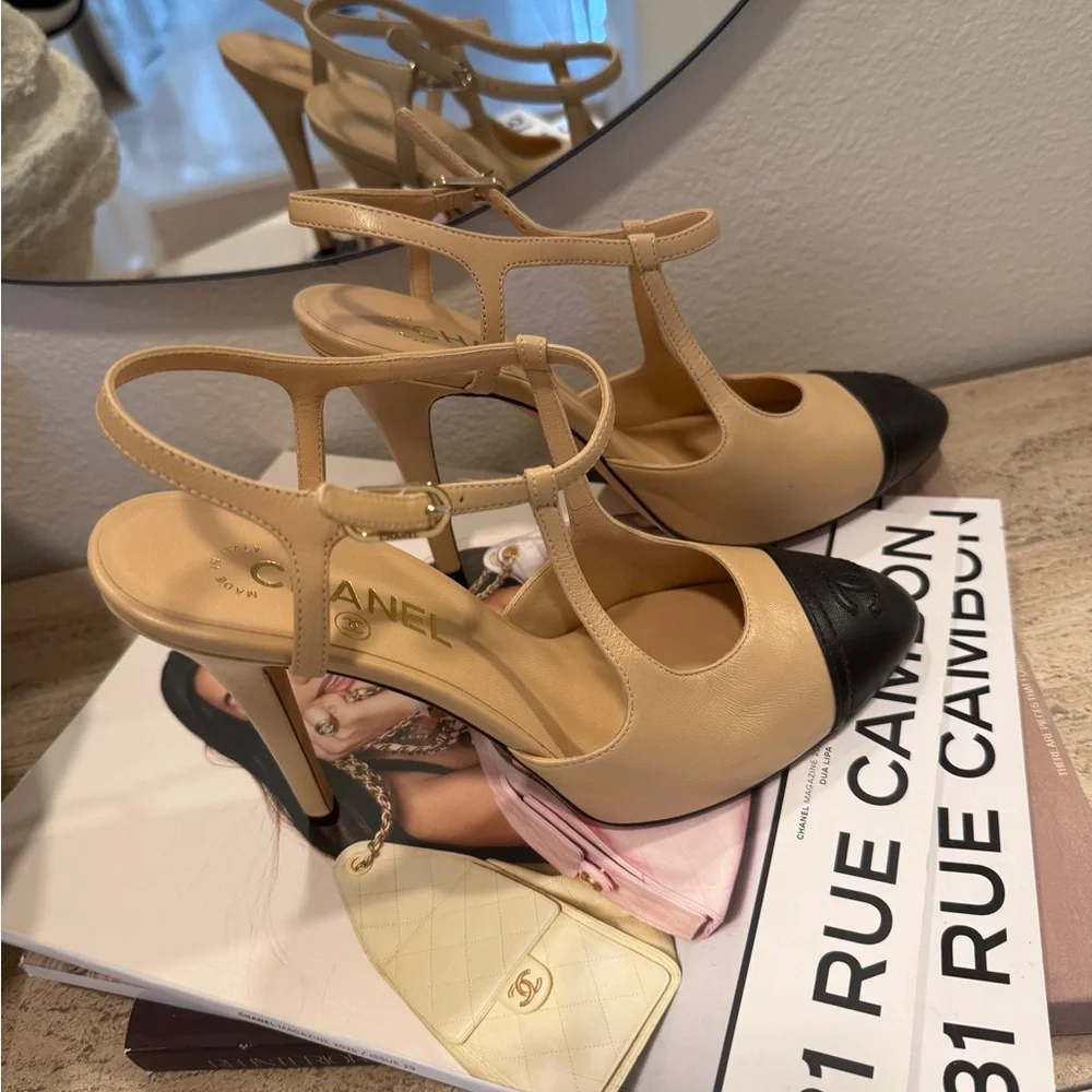 CHANEL Beige and Black Heels - Picture 6 of 12